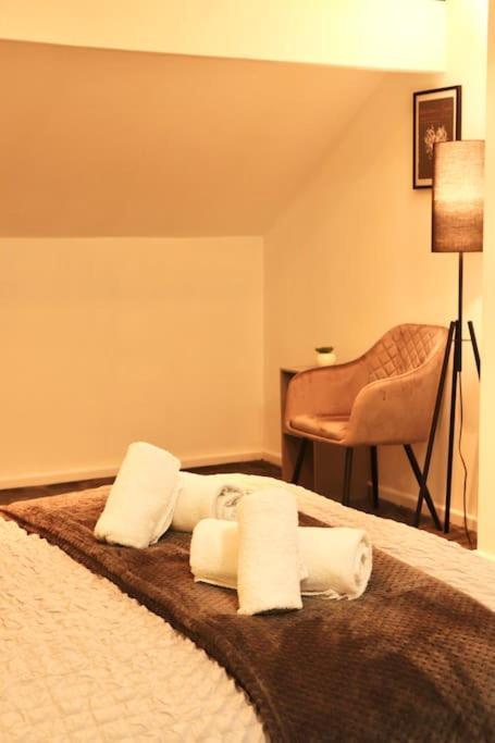 Charming 3 Bedroom Property Free Wifi & Parking Leeds  Exterior photo