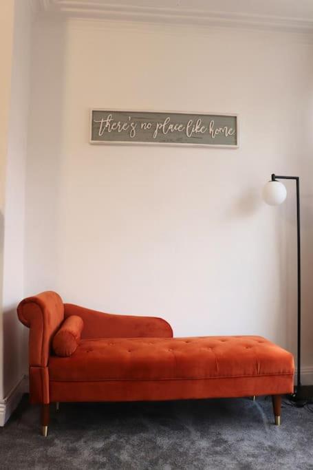 Charming 3 Bedroom Property Free Wifi & Parking Leeds  Exterior photo